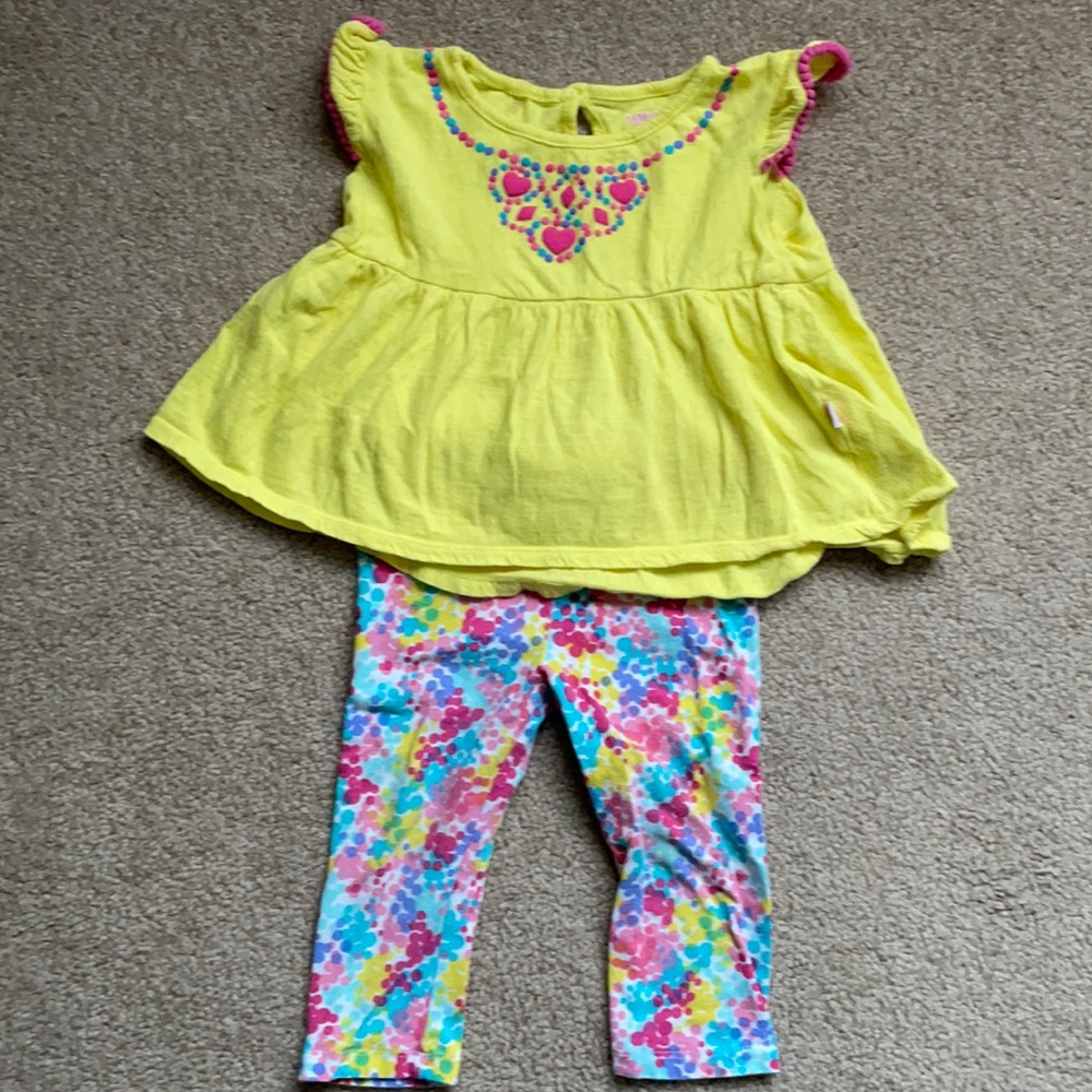 ⭐️⭐️5 listings for $15⭐️⭐️ Limited Too 2 piece set. Good condition. Size 4T